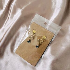 Brand new gold earrings !
